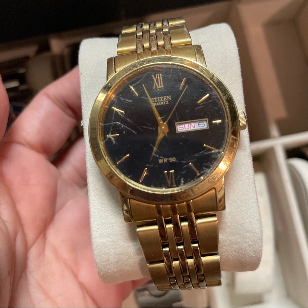 Citizen mens japan qtz w/r50m watch day/date 38mm